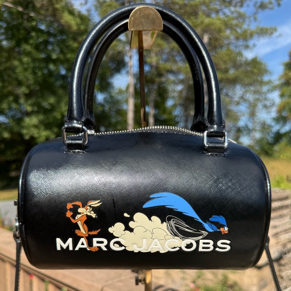 NWT! Marc Jacobs Road Runner Wyle E Coyote Black Interior Designer Barrel Bag